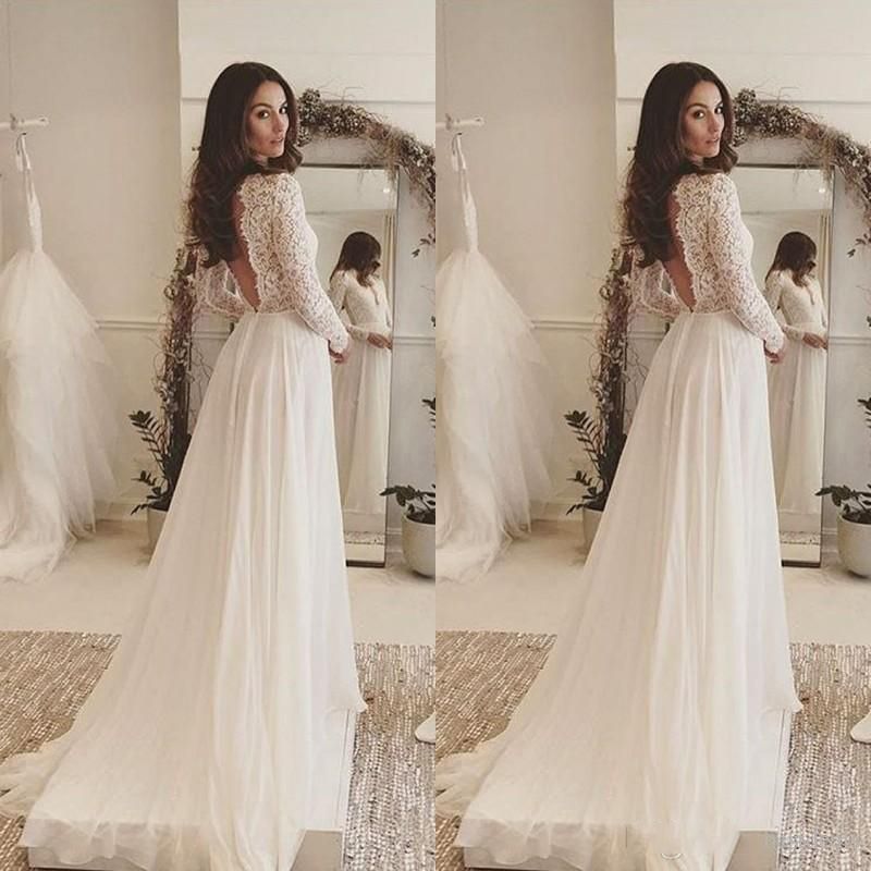 robe blanche et collant noir