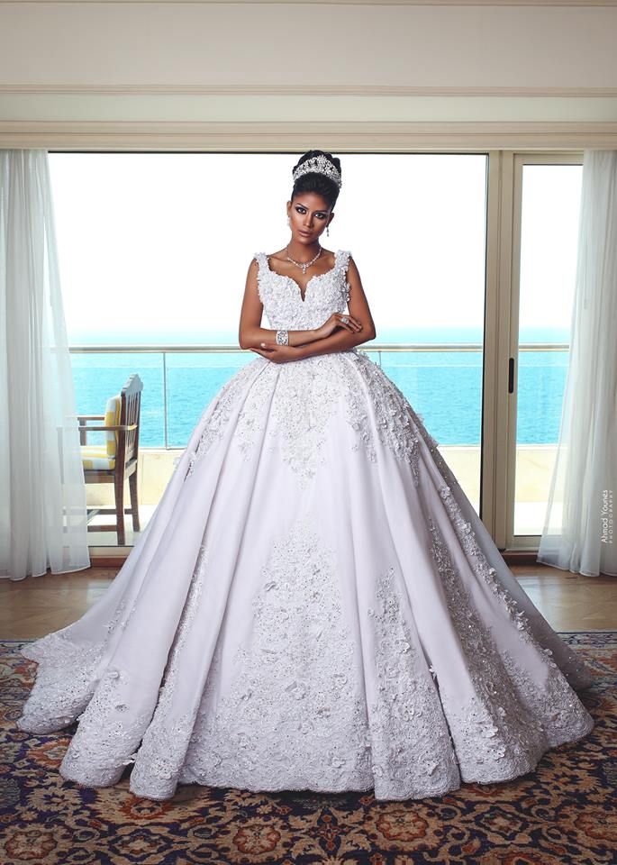 Acquistare Abiti Da Sposa Splendidi Una Linea Di Appliques Di Pizzo In  Rilievo Libero Sottoveste A Campana Sweep Treno Abiti Da Sposa Plus Size Abito  Da Sposa Economico | Consegna Veloce E