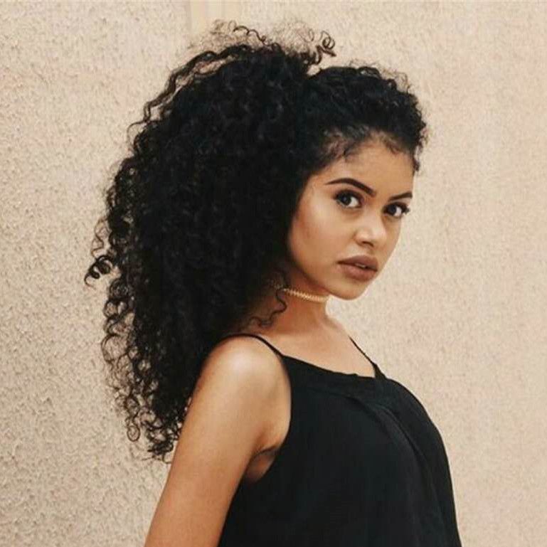 coda alta capelli ricci