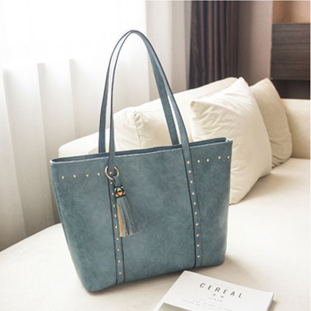 clearance bags wholesale