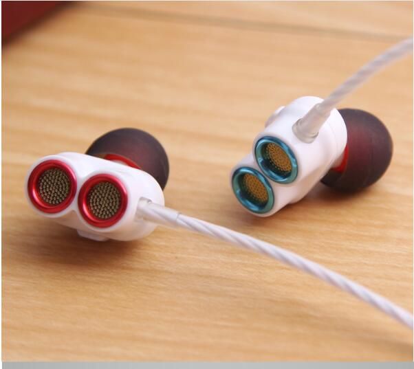 Auriculares Deportivos De Doble Acción En El Oído De Línea Auriculares Deportivos De Doble Acción En El Oído De Línea
