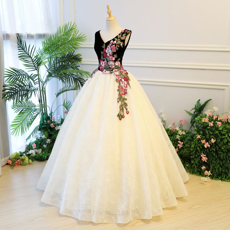 2020 New Arrival Beaded Embroidery Quinceanera Dresses Ball Gown Cheap Corset Long Prom Dresses Debutante Party Gowns 15 Years Dress USA UK