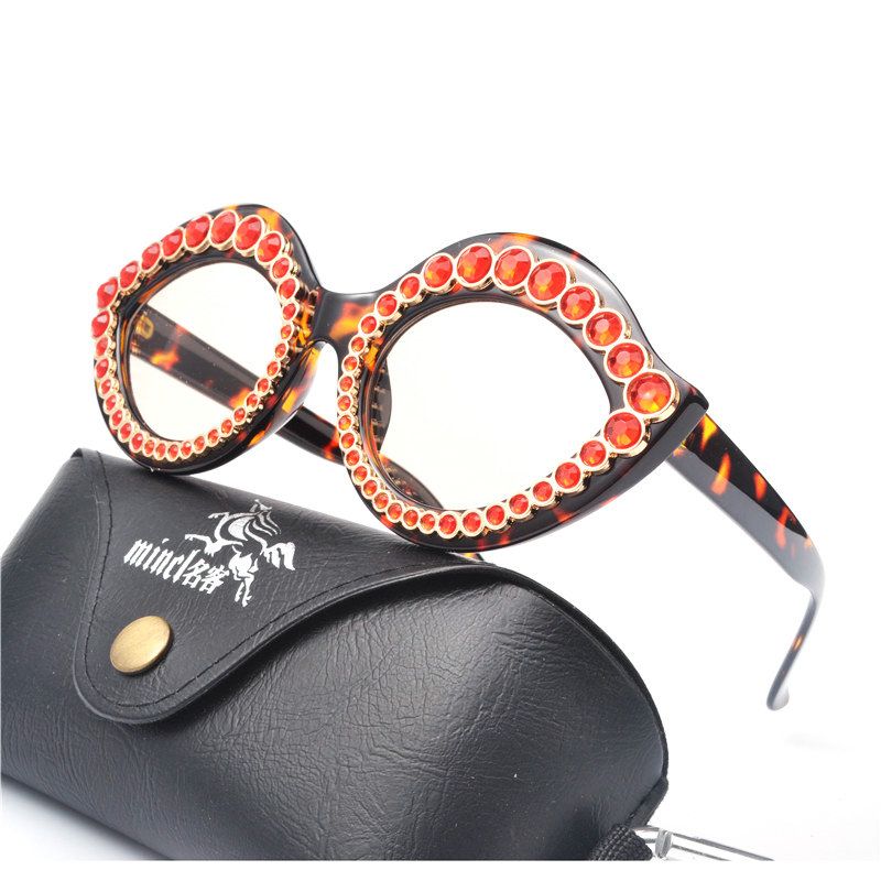 lip shaped sunglasses