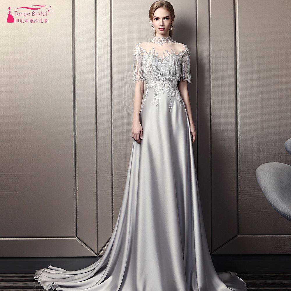 Großhandel Stehkragen Auf Lager Kleider Für Besondere Anlässe Quaste Lace Satin Lange Abendkleider Silber Elegante Abendkleider Von Tanyabridal, 12 € Großhandel Stehkragen Auf Lager Kleider Für Besondere Anlässe Quaste Lace Satin Lange Abendkleider Silber Elegante Abendkleider Von Tanyabridal, 12 €