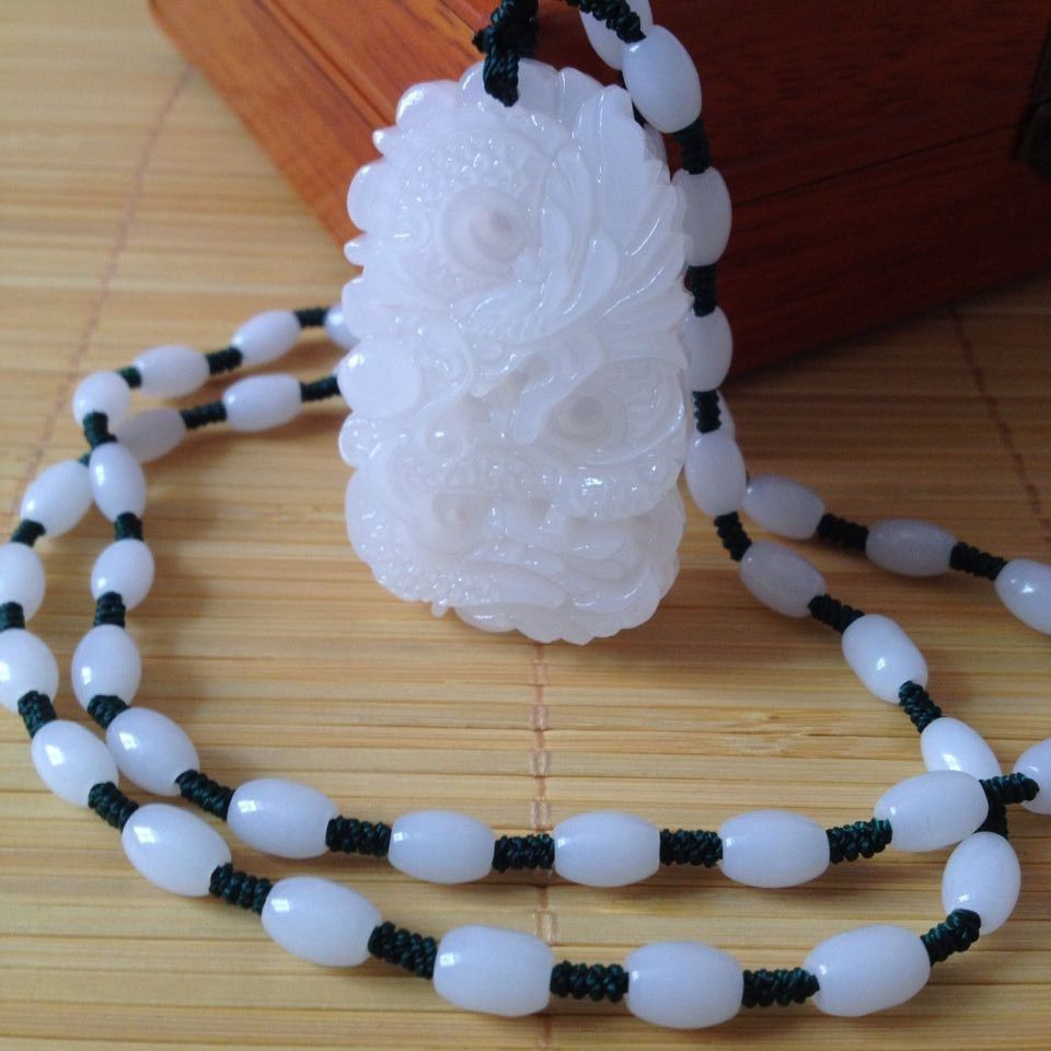 Dragon-Free Necklace/% S Natural Green Hand-carved Chinese Hetian Jade Pendant