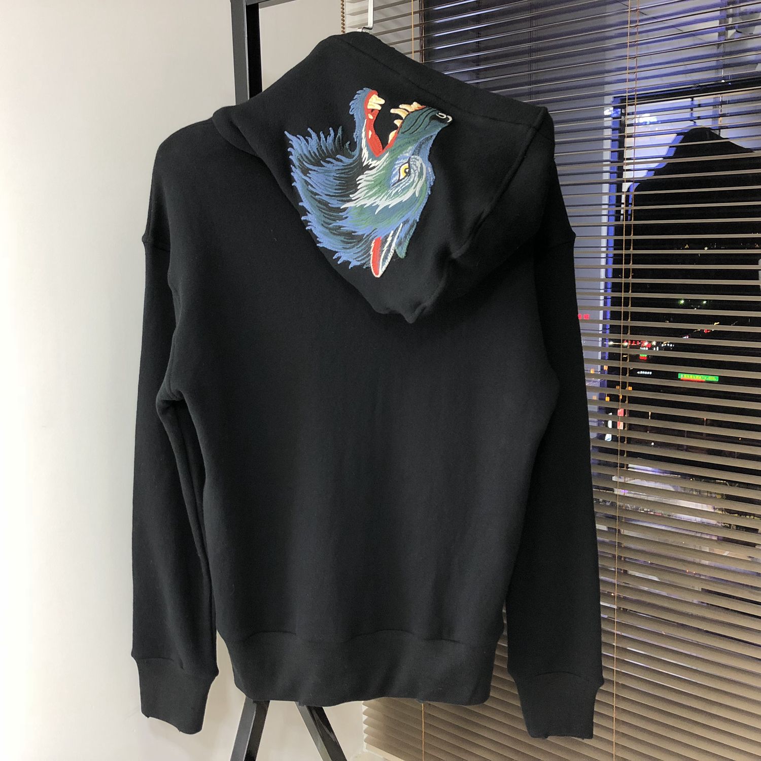 gucci wolf embroidered hoodie