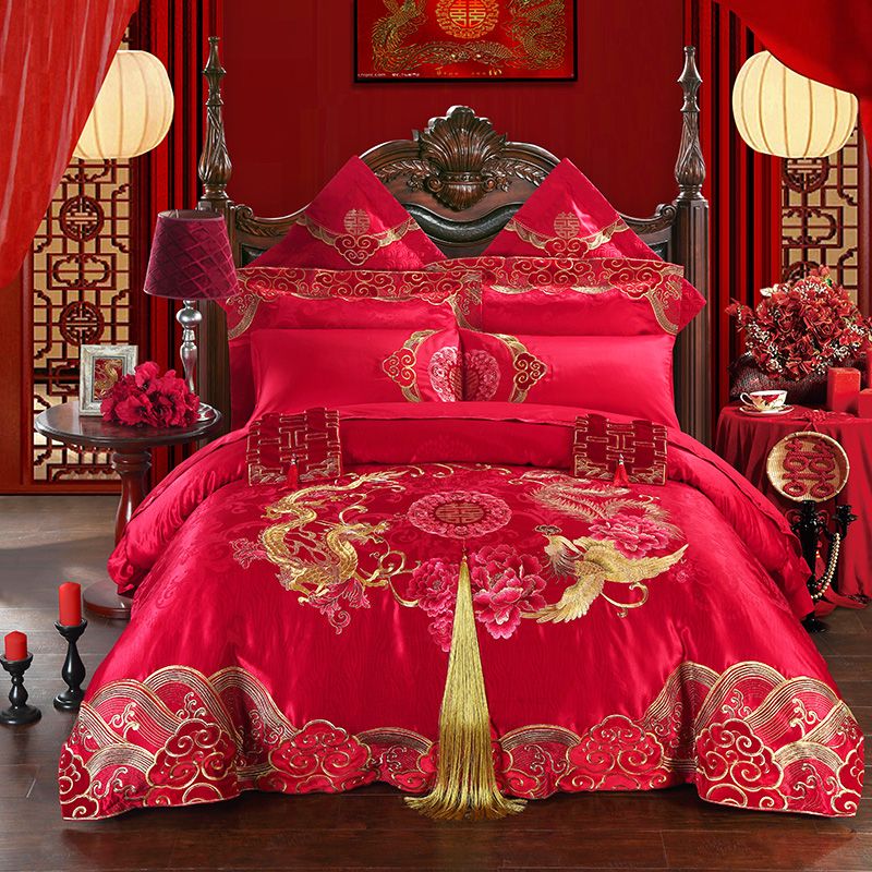 red wedding bedding