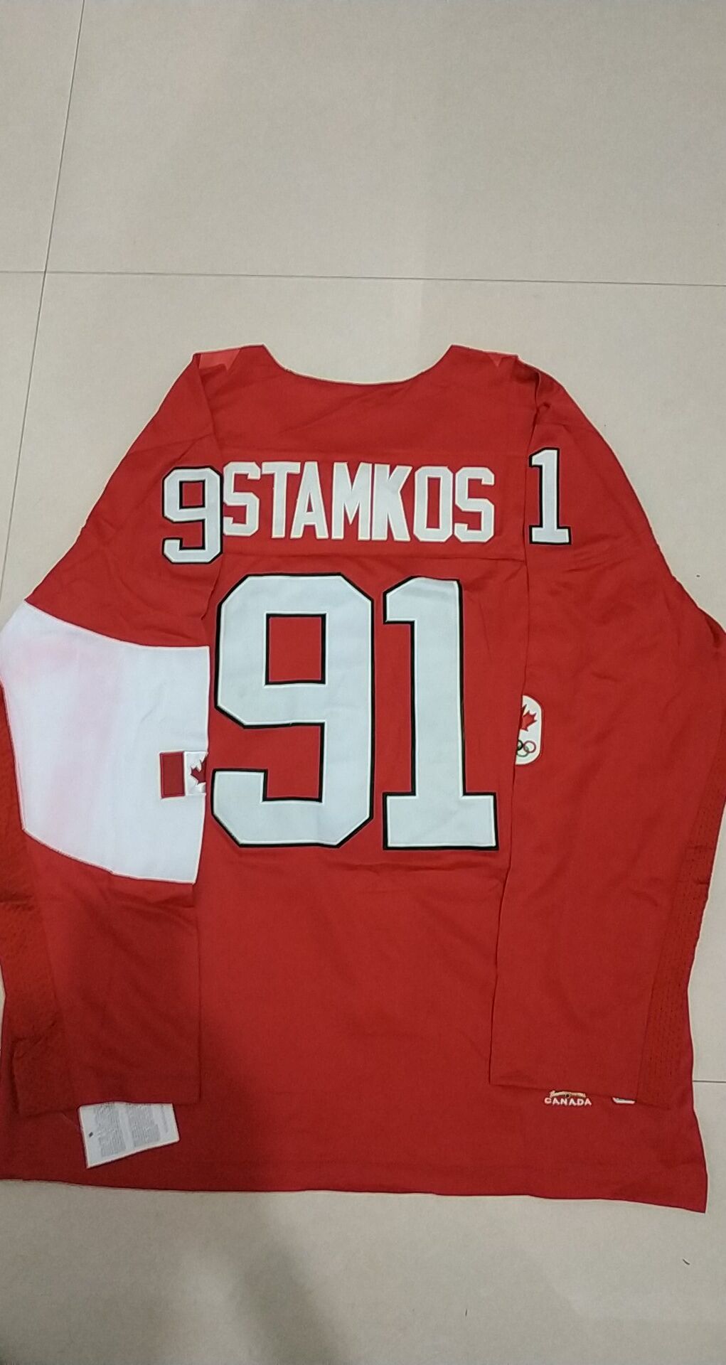 toronto maple leafs red jersey