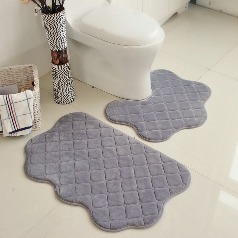 Ванные коврики интернет. Коврики для ванной комнаты. Необычные коврики для ванной. Стильные коврики для ванной комнаты. Стильный коврик для ванной.