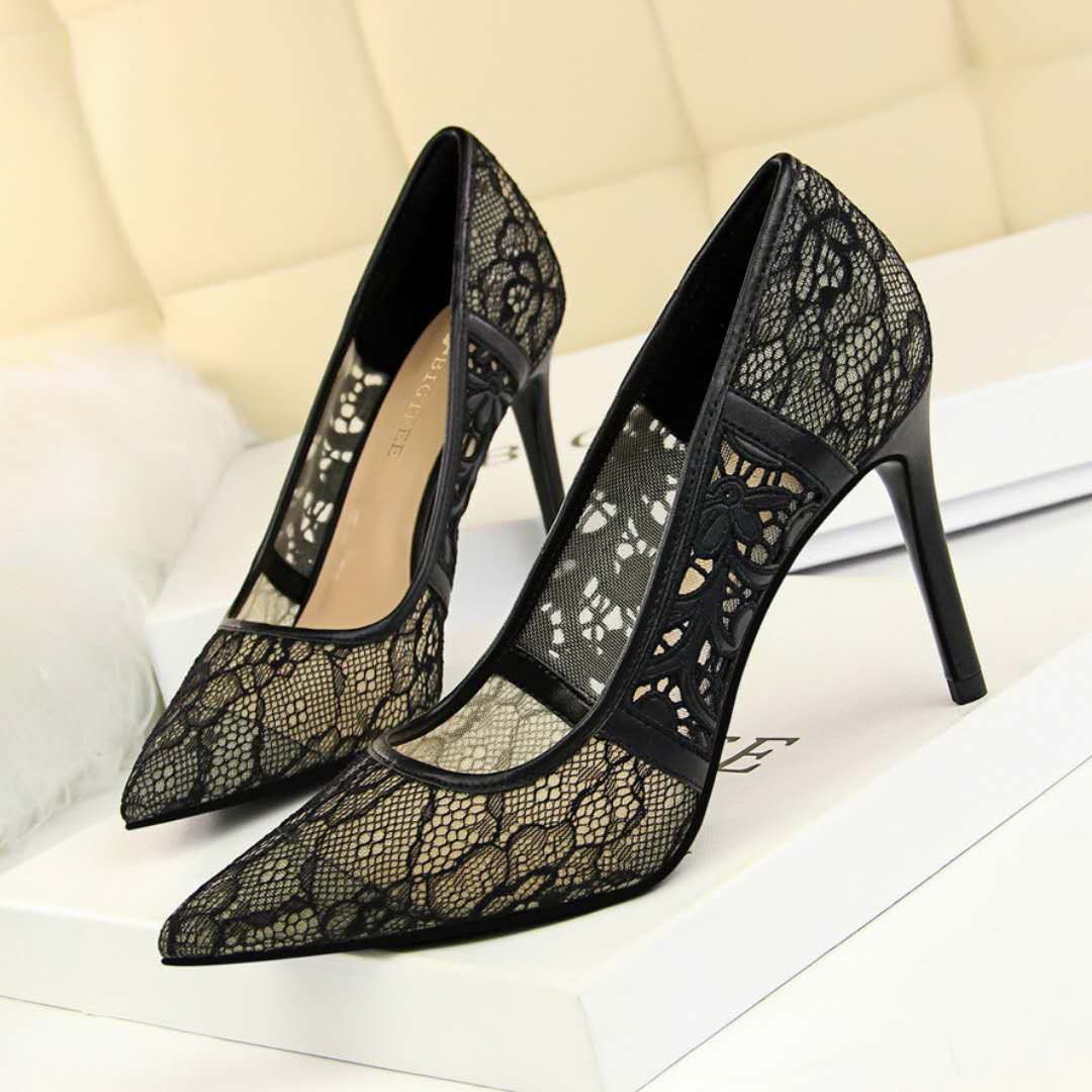 black lace wedding shoes