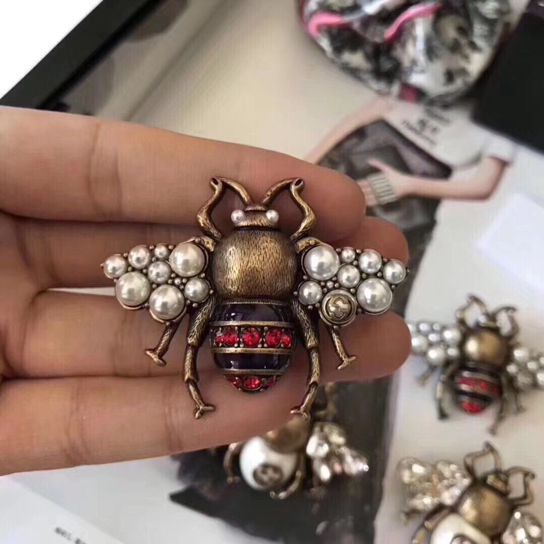 Acquistare Italia Luxury Brand Designer Spille Ape Smalto Pins Sciarpe  Perle Bordare Bling Stunning Donne Gioielli Di Lusso Economico | Consegna  Veloce E Qualità | It.Dhgate