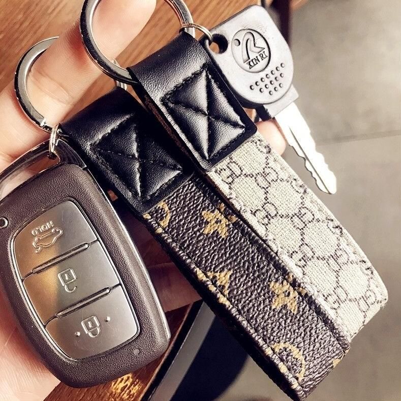 Satin Al Luks Anahtarlik Moda Anahtarlik El Yapimi Marka Otomobil Deri Anahtarlik Erkekler Ve Kadinlar Canta Tarzi Kolye Aksesuarlari Satiyoruz Tl33 32 Dhgate Comda
