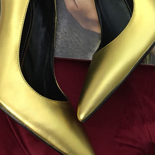 Großhandel Frauen Buchstaben Heels Pumps Lackleder Sandalen 11CM High Heels Schwarz Matt Leder Spitzen Zehen Rundes Kleid Hochzeit Glänzende Großhandel Frauen Buchstaben Heels Pumps Lackleder Sandalen 11CM High Heels Schwarz Matt Leder Spitzen Zehen Rundes Kleid Hochzeit Glänzende