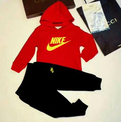 tuta nike bambino 2 anni
