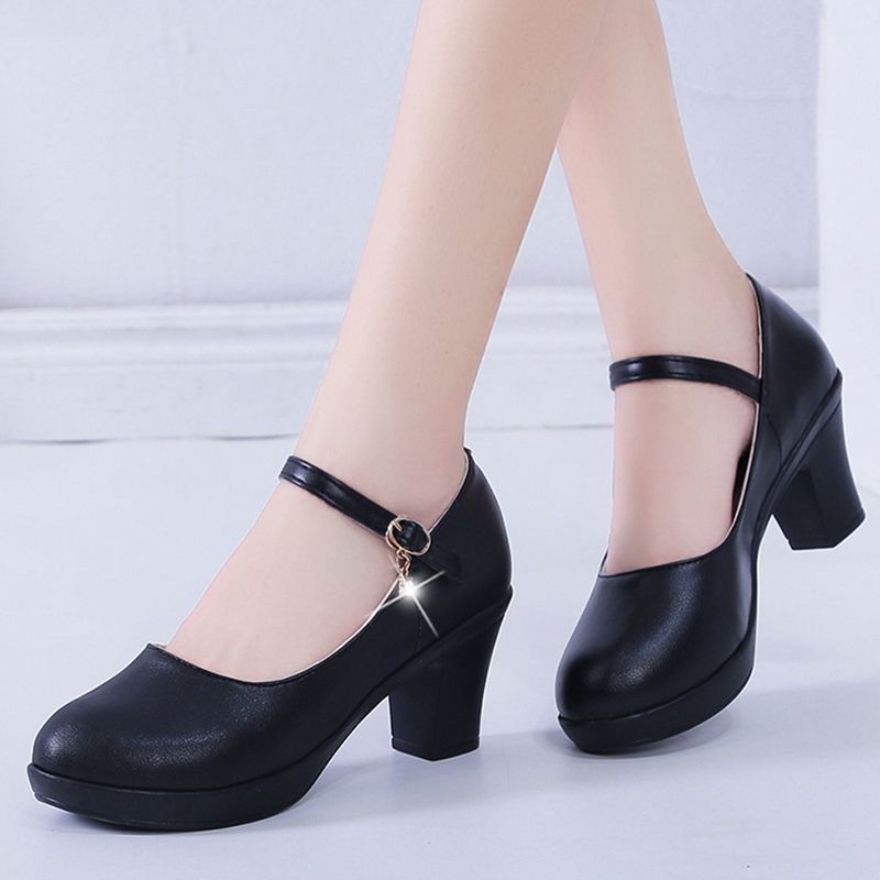 ladies black slip on pumps