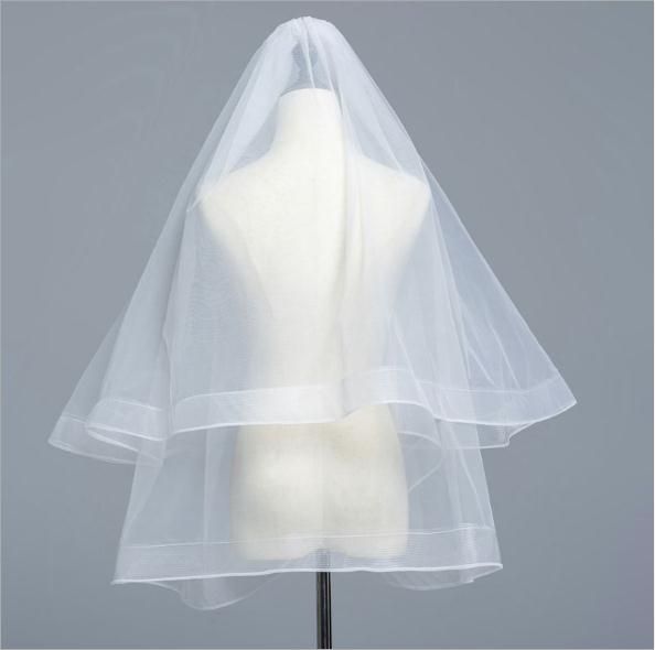 White Ivory Two Layers Bridal Veils Ribbon Edge Wedding Simple Two Layers Short Women Veils With Comb,Beige