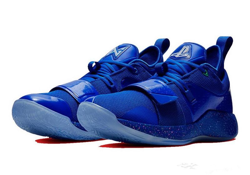 royal blue tennis shoes