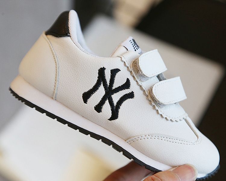 girls white running trainers