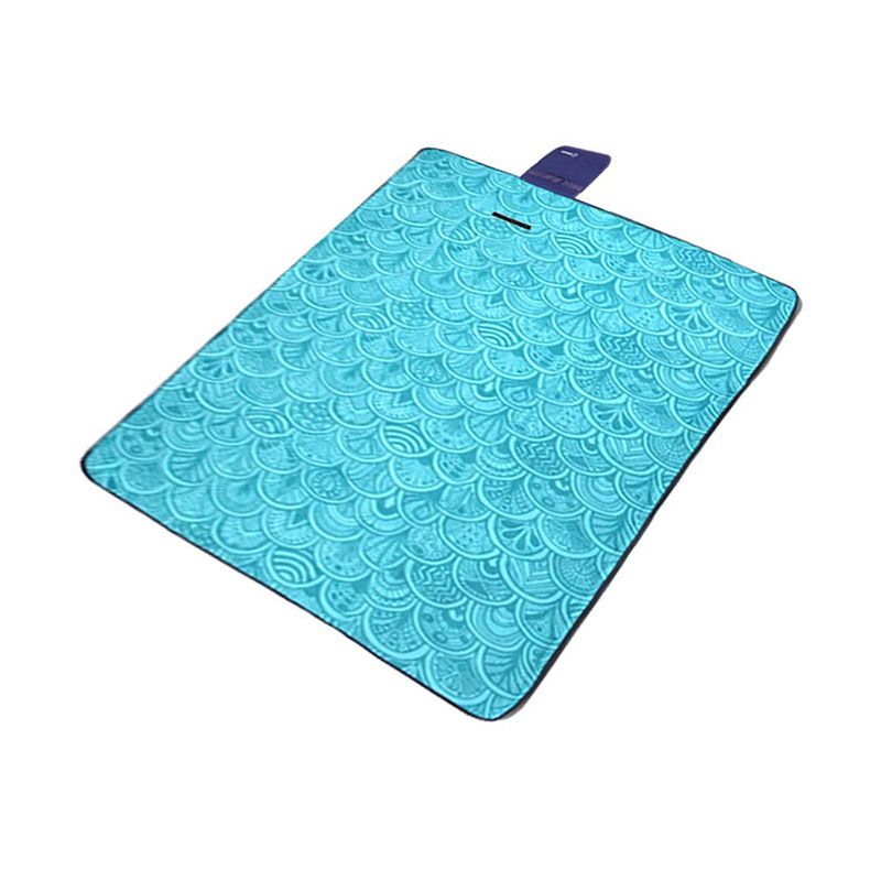 folding picnic blanket