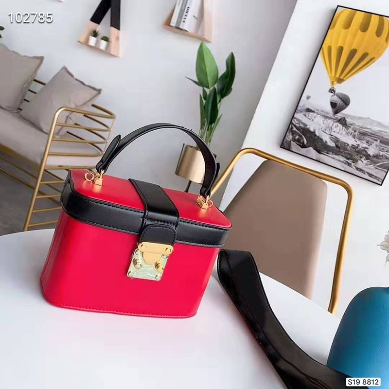 best white handbags 2019