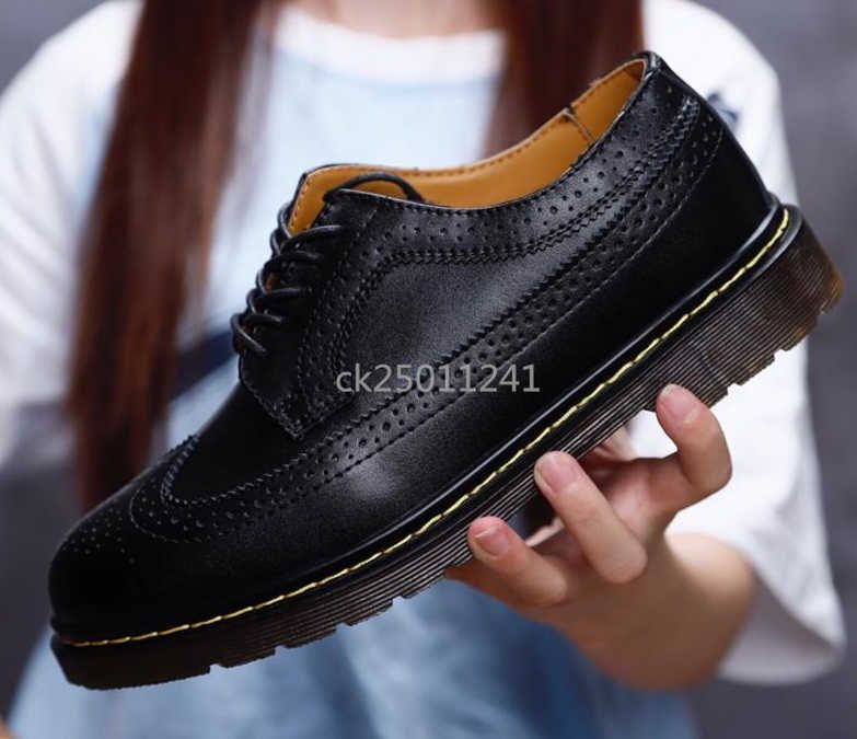 branded casual shoes