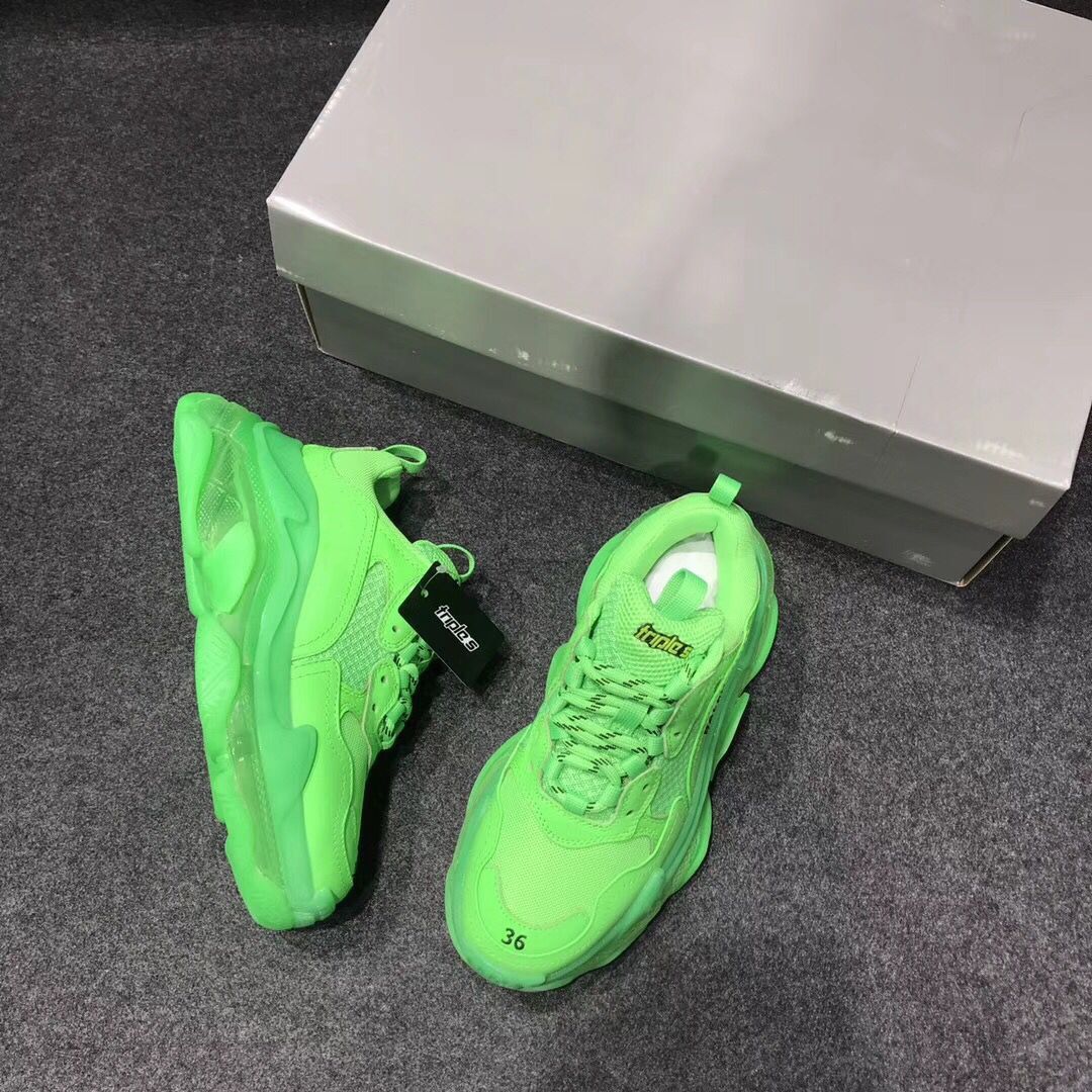 balenciaga triple s verte fluo