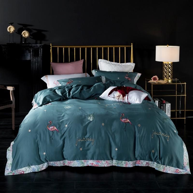 Winter Popular Logo Boutique Quilt Cover Suit Letter Flannel