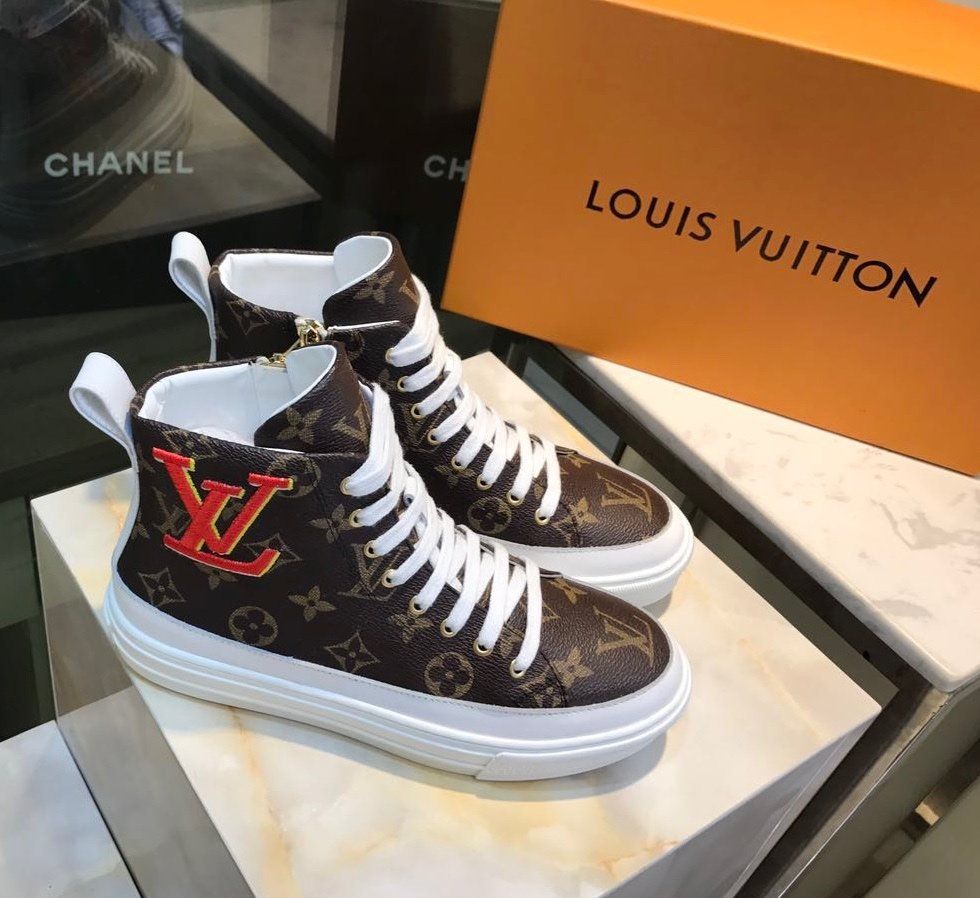 Compre Tênis cano alto de couro Medusa Versace Online