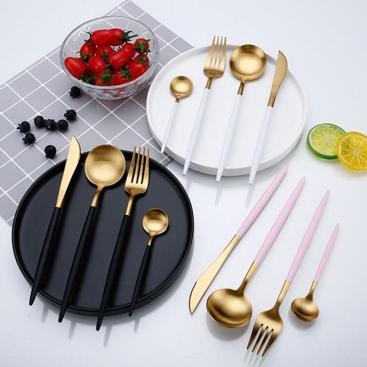 black white gold pink tablescape