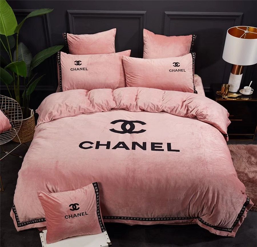 Classics Pink Embroidery Style Bedding Cover Suit Europe And