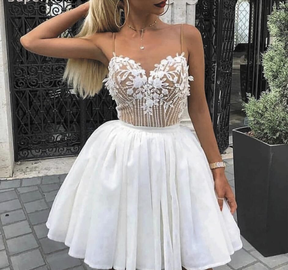 Vestidos de cortos con cuentas Vestido de cóctel apliques de encaje blanco Correa