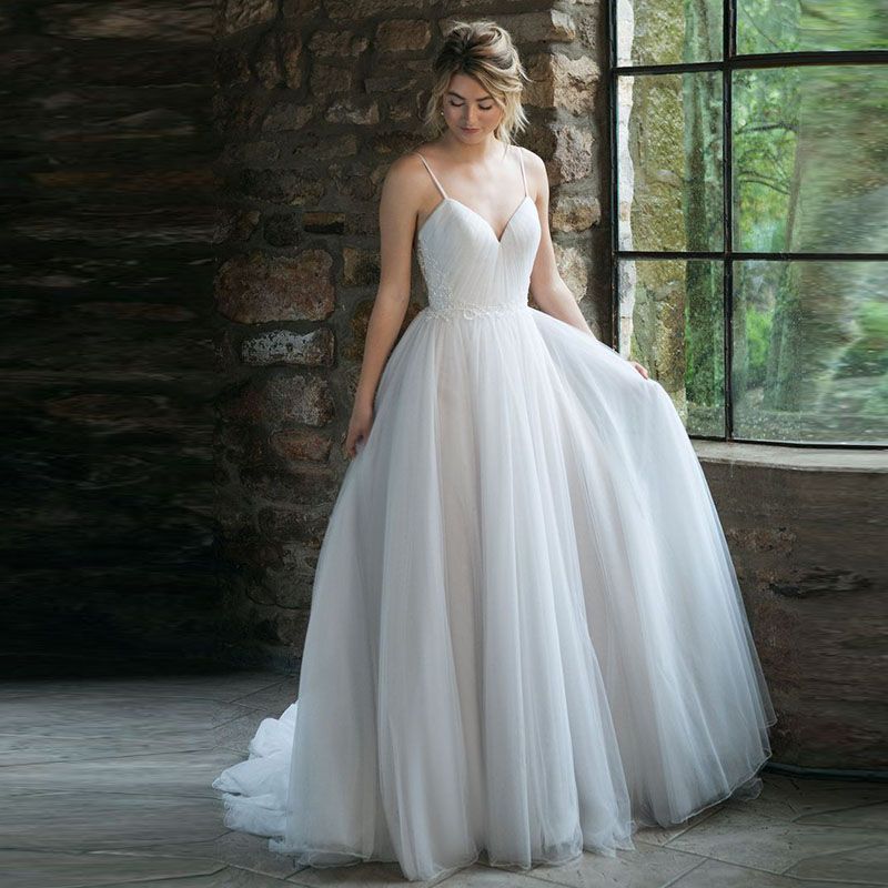 Discount2020 Spaghetti Straps Backless Wedding Dress Pleat Appliques Discount2020 Spaghetti Straps Backless Wedding Dress Pleat Appliques
