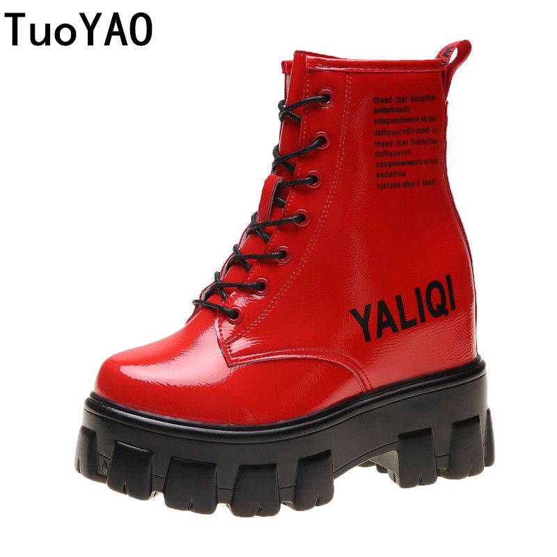 chelsea boots walking