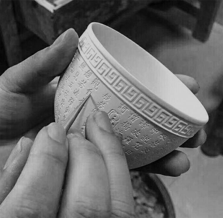 Una sola taza de té de porcelana blanca hecha a mano taza 