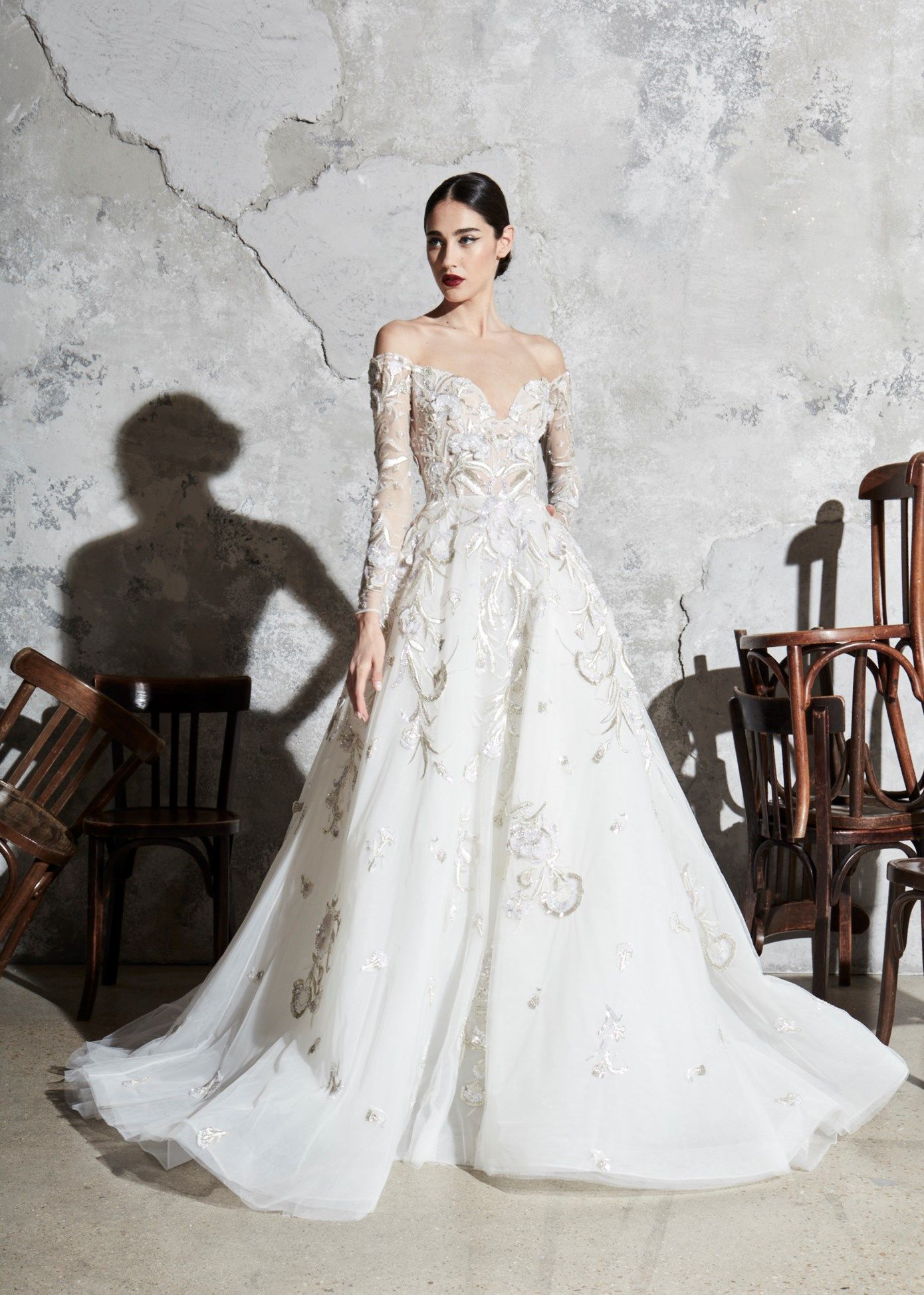 Compra 2020 Zuhair Murad Vestidos De Novia De Playa Bordado De Encaje Fuera  Del Hombro Una Línea De Manga Larga Vestidos De Novia Barrer Tren Vestido  Nupcial Modesto Barato | Entrega Rápida