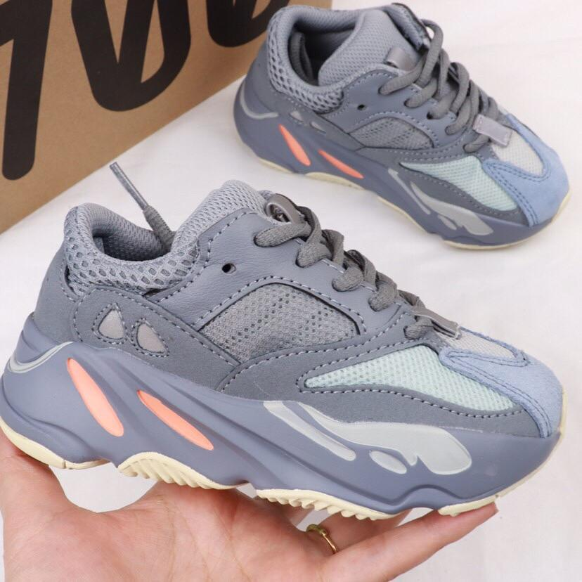 baby yeezy 700