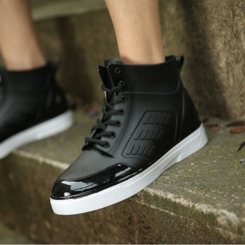 branded rainy shoes for mens