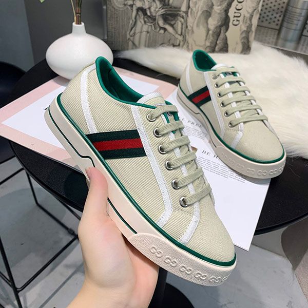 italian canvas shoes