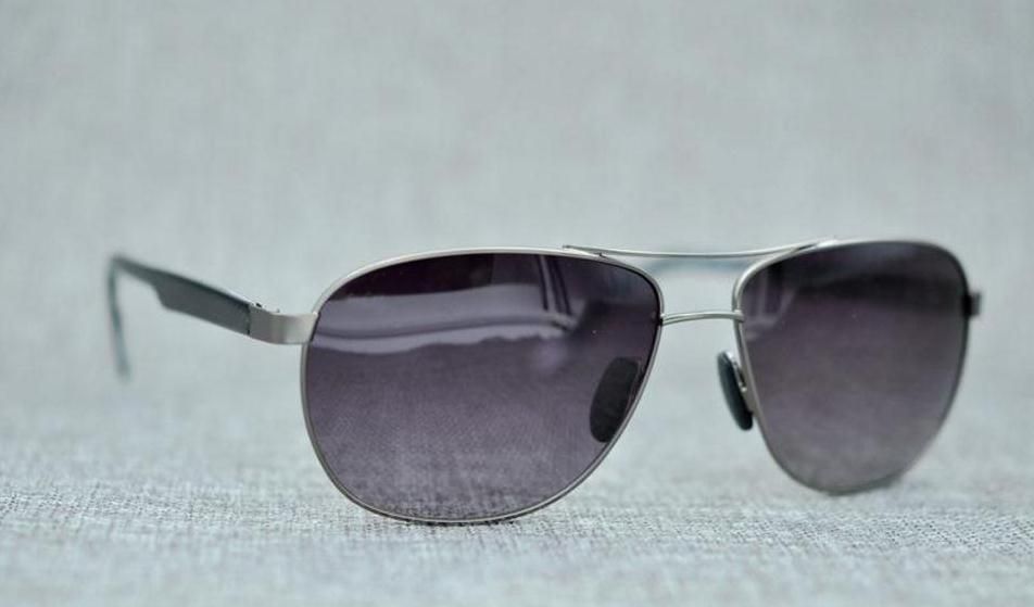 monture grise lentille grise violette