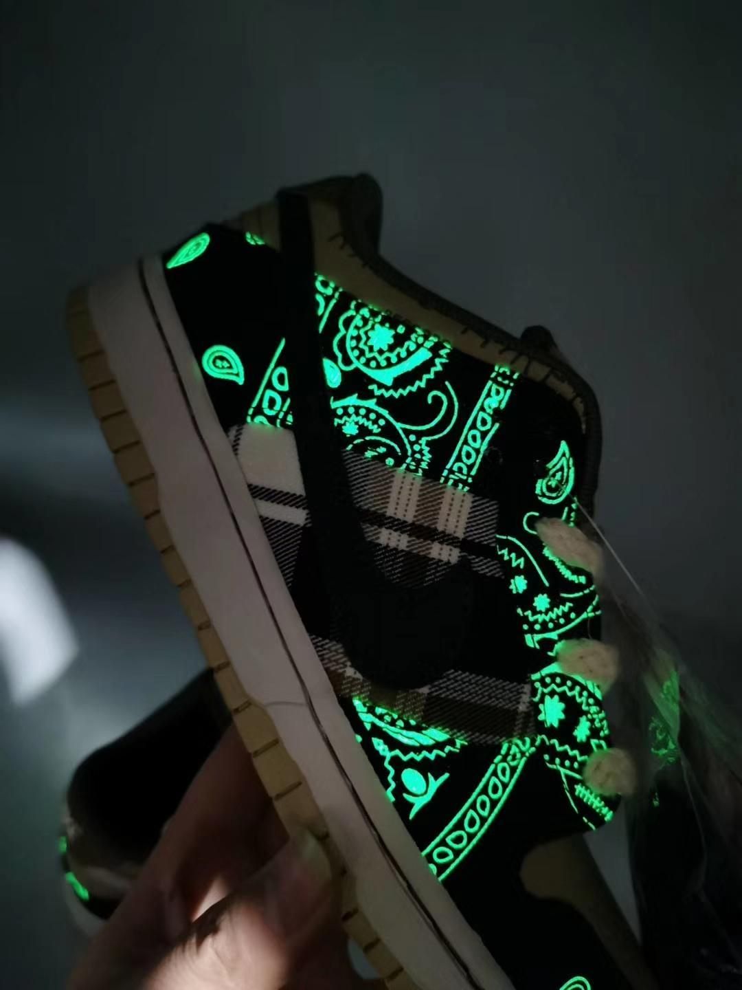 Acheter Pas Cher Travis Scott X SB Dunk Low Chaussures De Course Pour  Hommes Femmes Jackboys Lumineux Mode Chaussures De Basket Ball Skate  Sneaker Avec Des Boîtes 36 45 Du 53,6 € | Fr.Dhgate