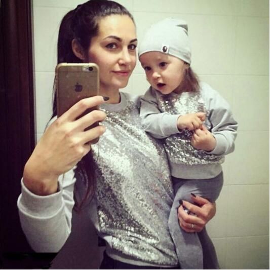 mother and newborn matching outfits