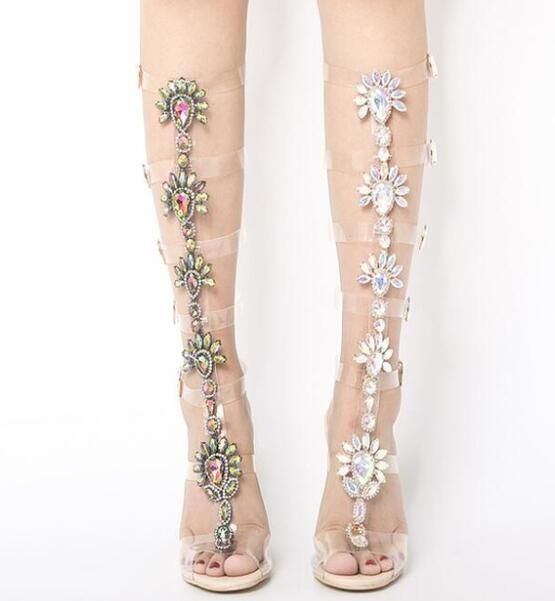 zapatos transparentes de mujer