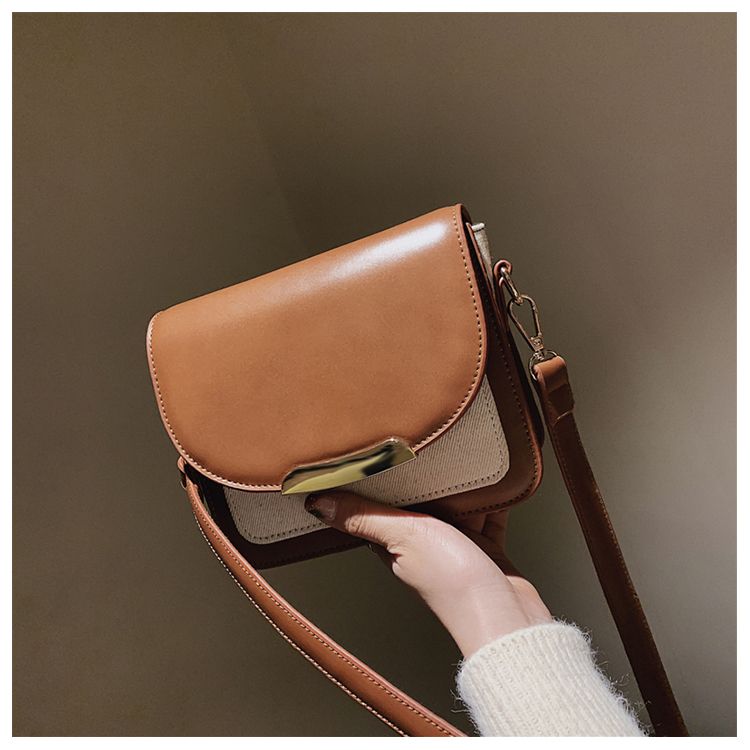 bolsa with colorful strap