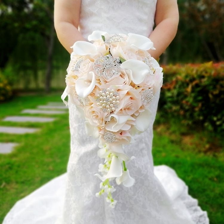 Cascada rosa flores de boda blancas calla lirios bridales ramos de mariage  perlas artificiales cristal novia