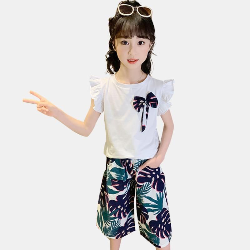 sports outfit for girls