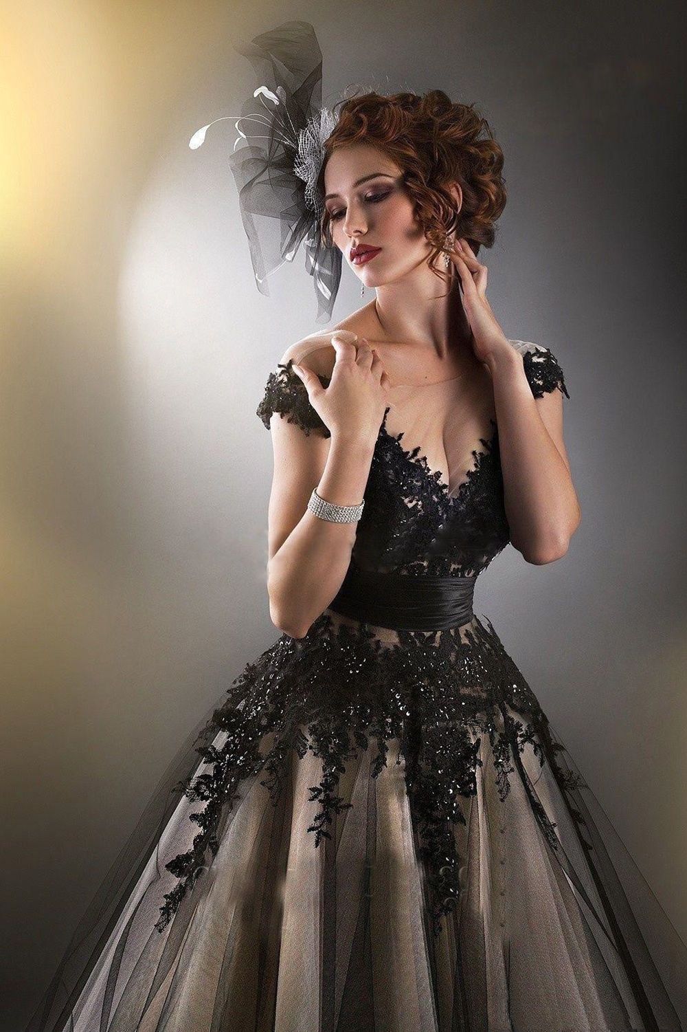 Compra 2019 Sexy Sheer Jewel Escote Debajo De La Rodilla Hasta La Rodilla  Vestidos De Dama Vestidos De Fiesta De Cóctel Con Apliques De Encaje Negro  Con Cuentas Corto Vestido De Fiesta