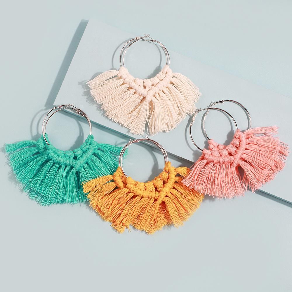 Pendientes del aro Macrame de las mujeres de borla de los pendientes del de