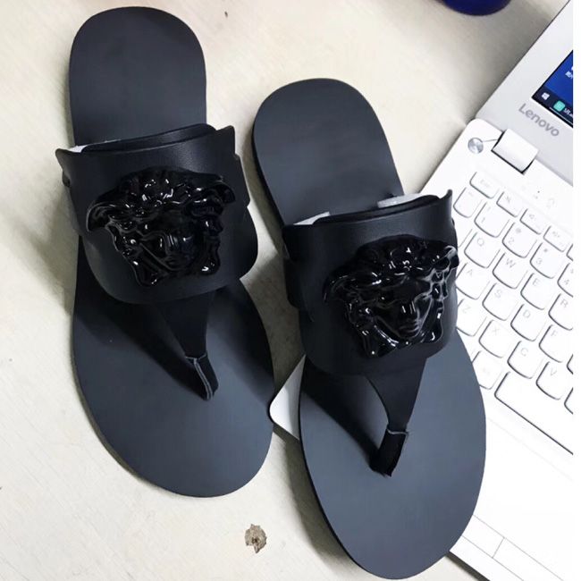 flip flops Black.