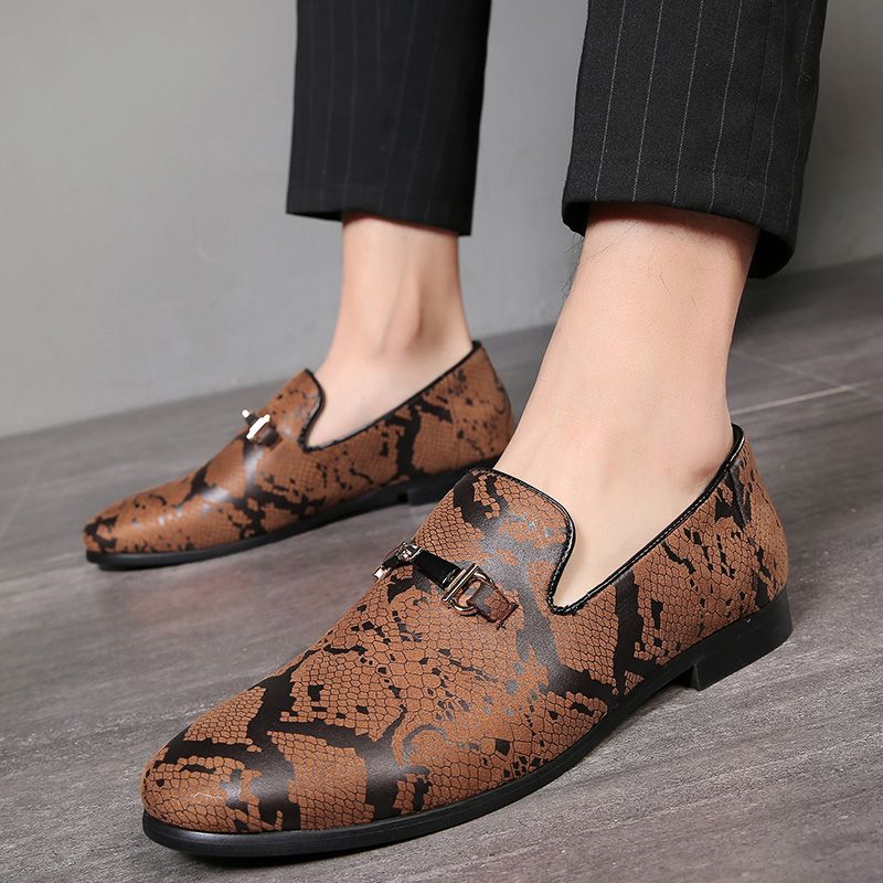 grandes Hombres Zapatos de cuero casuales Moda Hombres Mocasines Mocasines Resbalón los planos