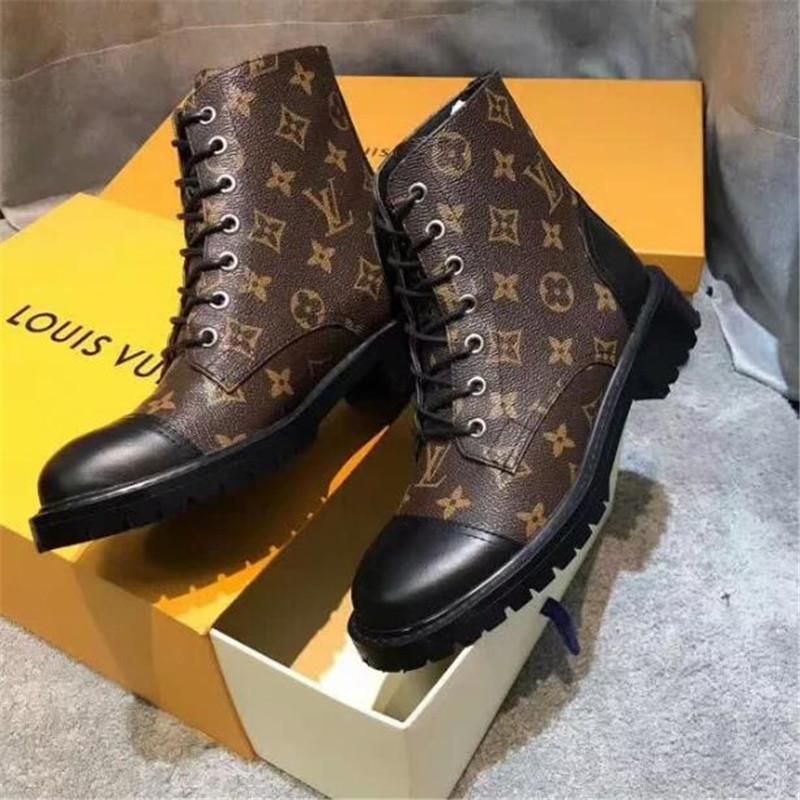 Acquistare Disegni Louis Vuitton 2style Stivali Donna Trendy Ha Stampato Il  Modello Femminile Martin Idee Regalo Scarpe Di Compleanno Ragazze Booties  Economico | Consegna Veloce E Qualità | It.Dhgate